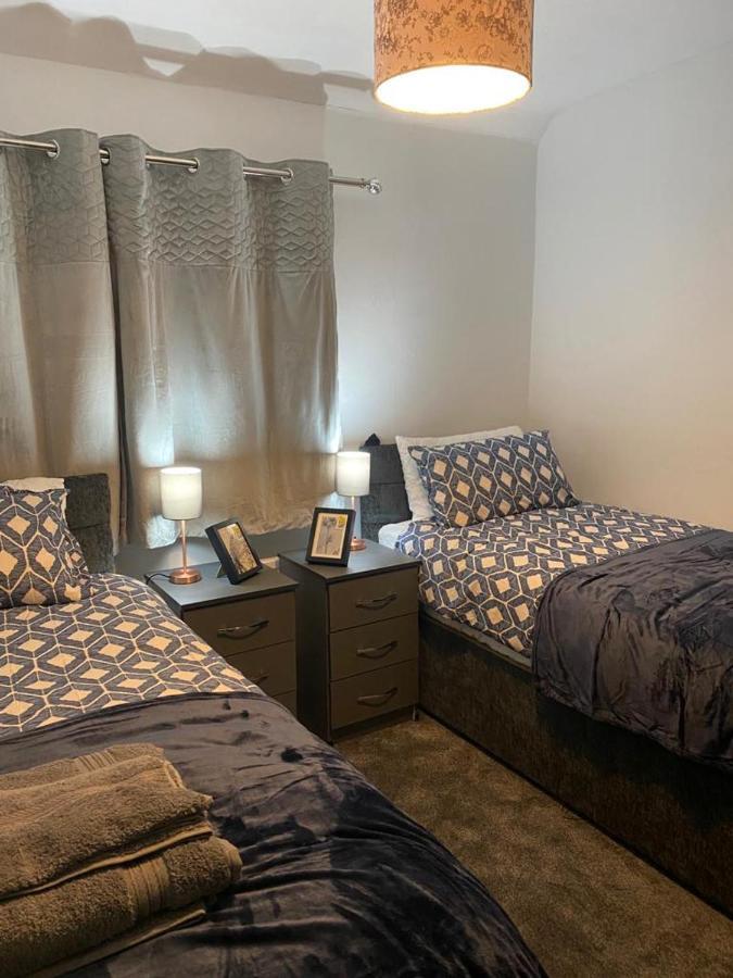 Cosy 3 Bedroom House, Free Parking & Wifi Nottingham Esterno foto