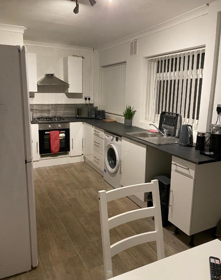 Cosy 3 Bedroom House, Free Parking & Wifi Nottingham Esterno foto